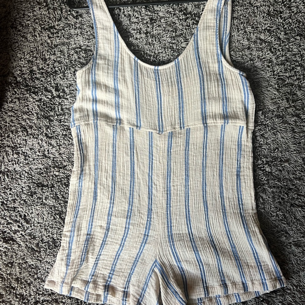 TRENDING Rip Curl Striped Blue and Cream Women’s Romper, size small
